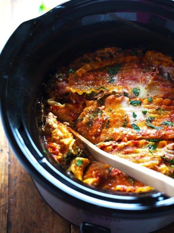 Super Easy Skinny Veggie Crockpot Lasagna - a handful of simple ingredients for a healthy family dinner. | https://cyrieka.com